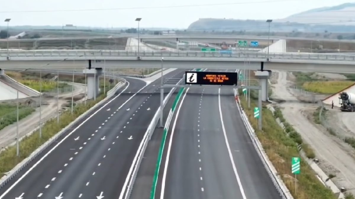 Circulația pe încă 47 de kilometri din Autostrada Moldovei A7, între Adjud și Bacău Sud, se deschide oficial luni, 31 august.