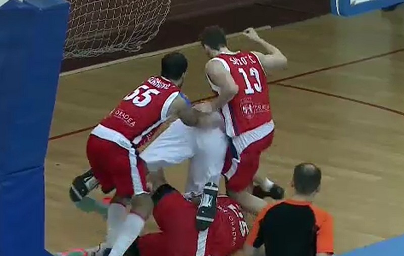 Sancțiuni DURE după incidentele de la partida de baschet Energia Târgu Jiu - CSM Oradea / VIDEO