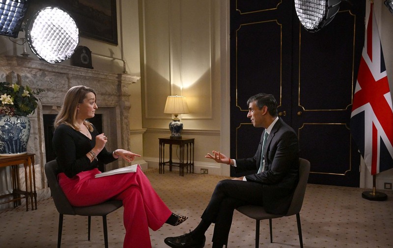 Rishi Sunak refuză să spună dacă apelează la serviciile medicale private, în contextul în care sistemul britanic de sănătate se află în criză