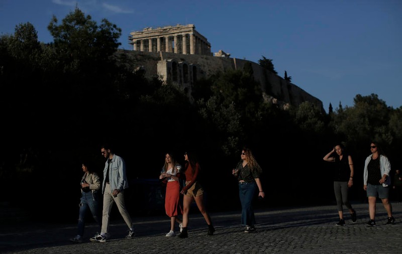 Acropole a fost redeschis luni, după două luni de restricţii