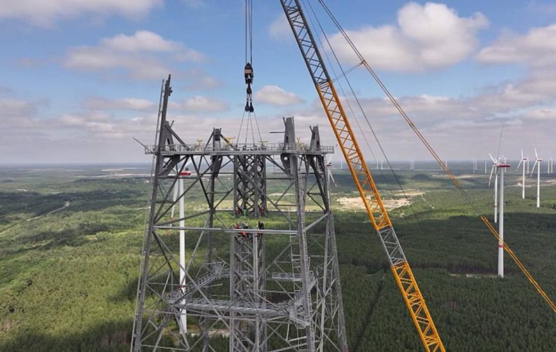 Germanii construiesc cu 25 de milioane de euro cea mai înaltă turbină eoliană din lume, de 365 de metri și 2.000 de tone de oțel, care va depăși Turnul Eiffel