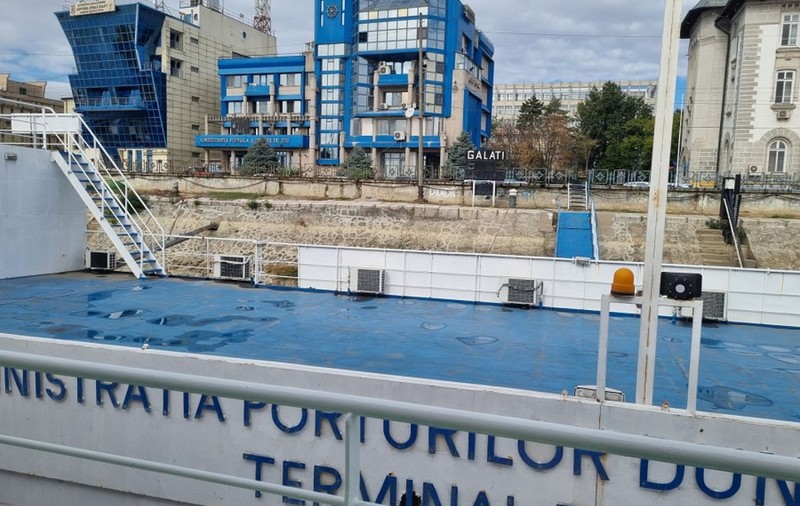 Un ponton de 1 milion de euro de la Galați așteaptă pasageri de 14 ani, dar nicio navă nu acostează
