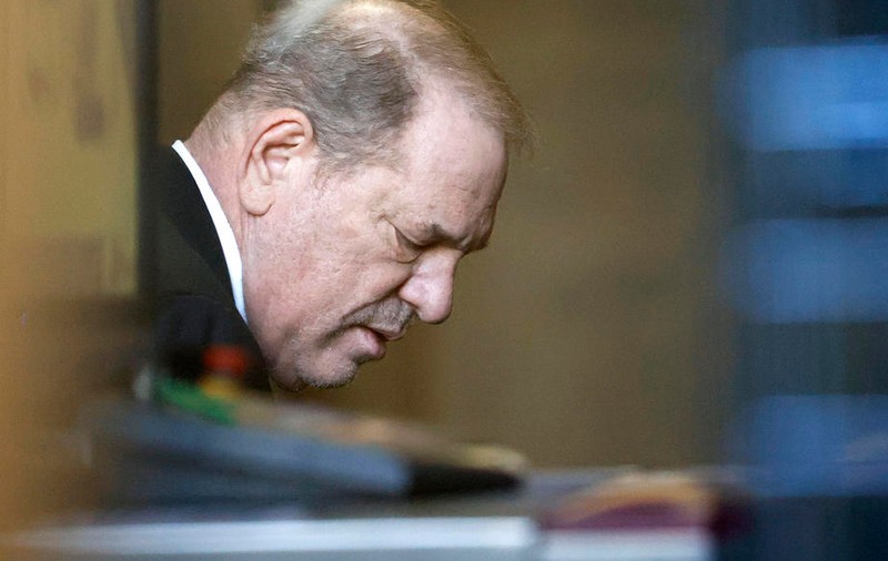 Regina Elisabeta a II-a a Marii Britanii i-a retras titlul onorific acordat lui Harvey Weinstein