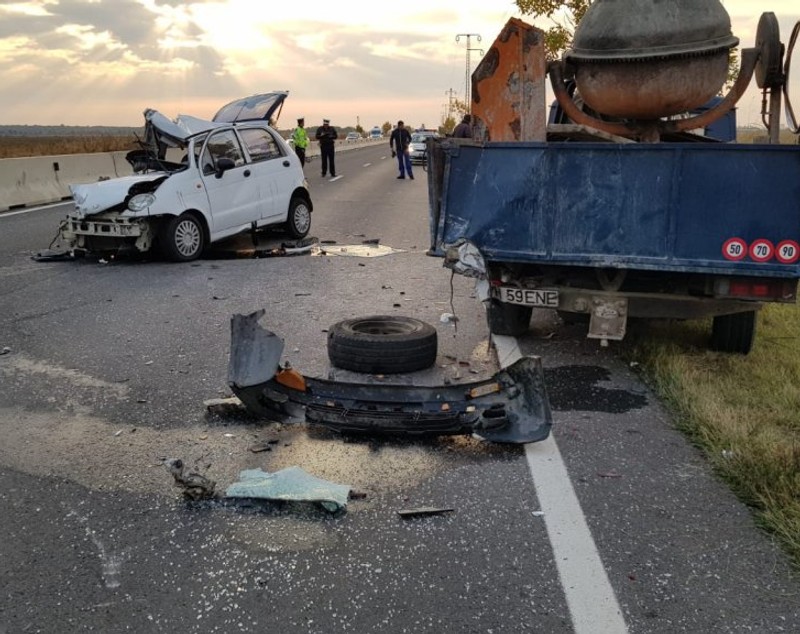 Accident cu trei mașini pe DN1, în zona localității Băicoi. Doi oameni au murit și un altul a fost grav rănit