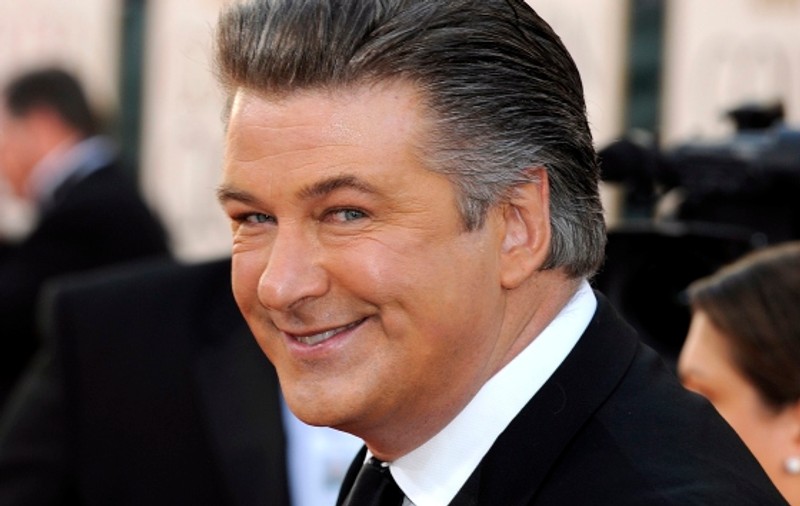 Alec Baldwin vrea să-şi facă operaţii estetice