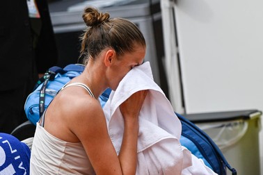 Karolina Pliskova abandonează.