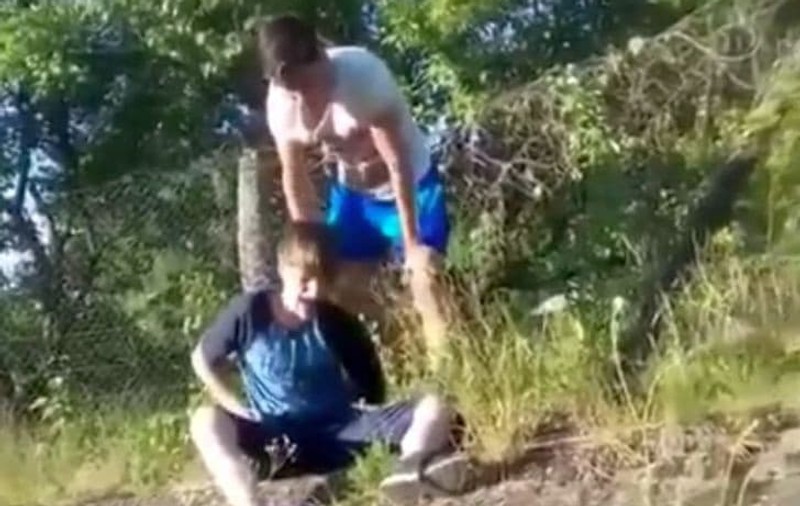 Alt caz de violență între minori la Cugir. Un băiat de 16 ani l-a snopit pe unul de 13 ani