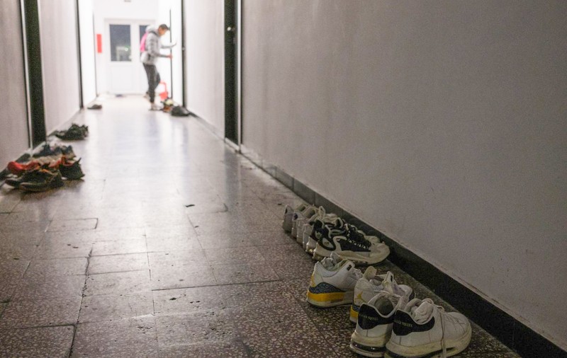 Moartea unui muncitor nepalez de 27 de ani. A devenit dependent de jocuri de noroc în România, țara cu sute de mii de dependenți români și zero programe de protecție pentru ei