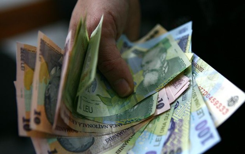 Guvernul reduce contribuțiile la Pilonul II de pensii