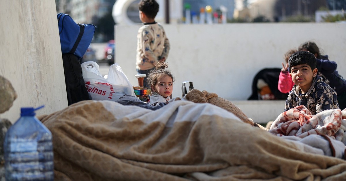 Refugiați libanezi pe străzile din Beirut Foto: Profimedia