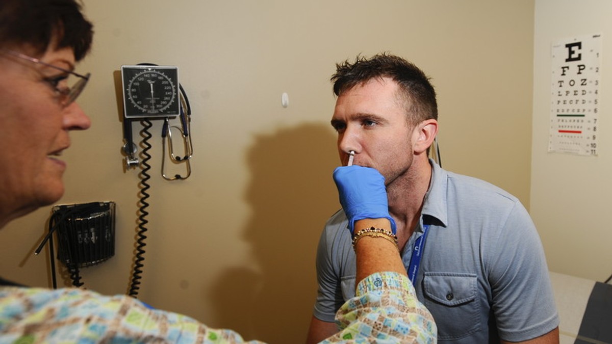 Vaccin anti-COVID-19 sub formă de spray nazal, dezvoltat de cercetători în Finlanda
