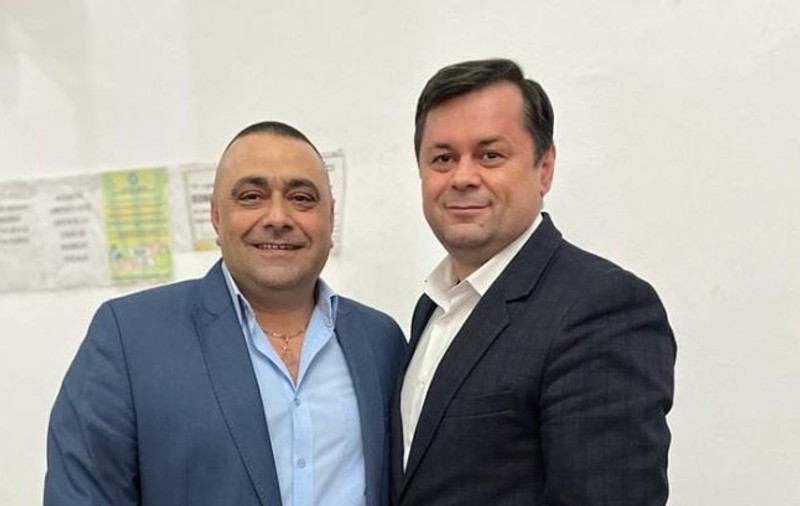Primar din Gorj, amendat după ce a dat petrecere de ziua lui. Câte persoane a găsit Poliția în local