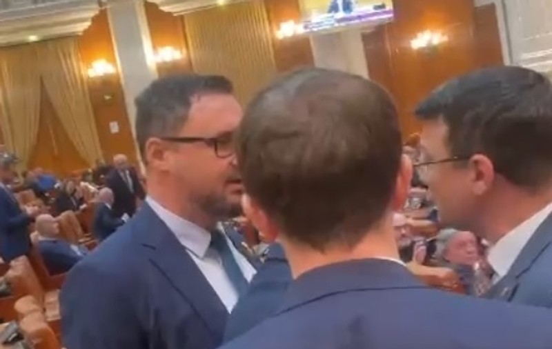 Un nou scandal în Camera Deputaţilor, între parlamentari AUR şi USR. Dan Tanasă, către Victor Ilie: „Mă gunoiule, mă! A pus mâna pe mine”