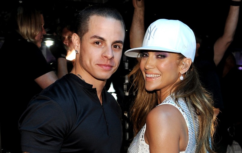 Iubitul vrea să îi controleze viaţa lui Jennifer Lopez