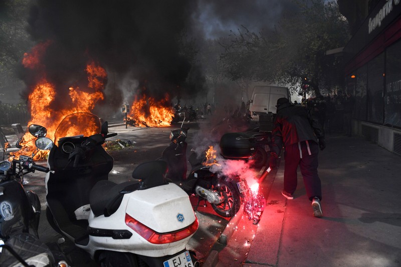 Protest al vestelor galbene la Paris