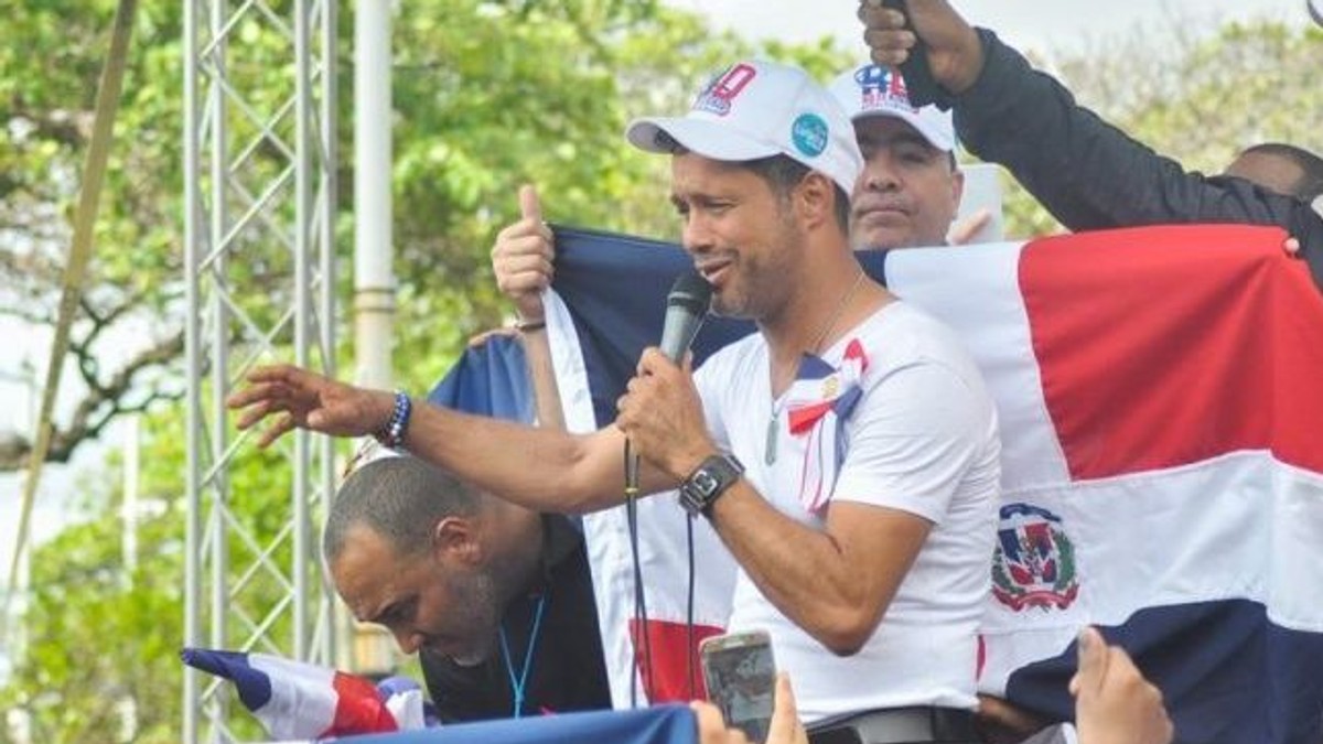 Un bărbat din Republica Dominicană a cântat patru zile fără oprire