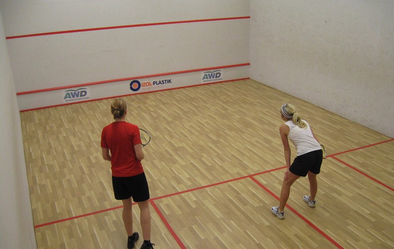 Ce fac foştii fotbalişti când nu mai au ce face: Stelea s-a apucat de squash!
