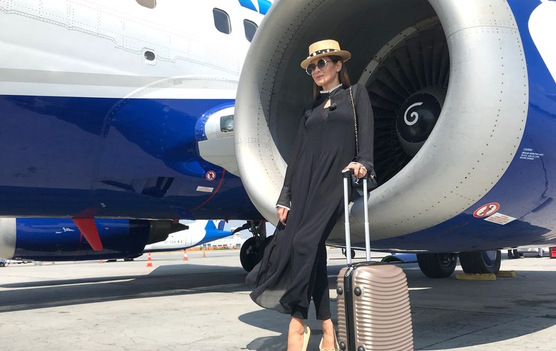 Cristina Mihaela Dorobanțu ia lecții de pilotaj. “Ani la rând mi-a fost frică de avion”