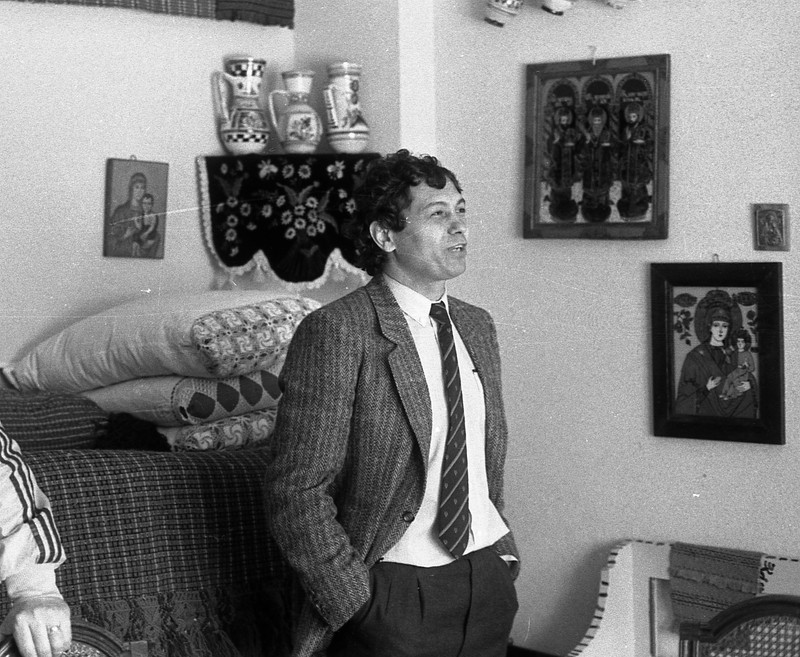 La Rasinari. în 1985, la Casa Memorială a poetului Octavian Goga
