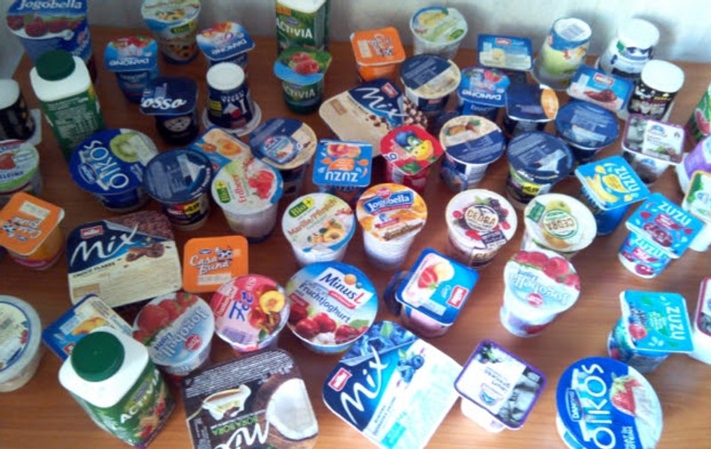 Iaurturile cu fructe sunt pline de zahăr