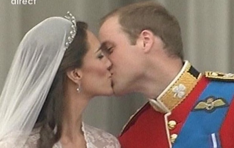 Prinţul William şi Kate Middleton au devenit soţ şi soţie!