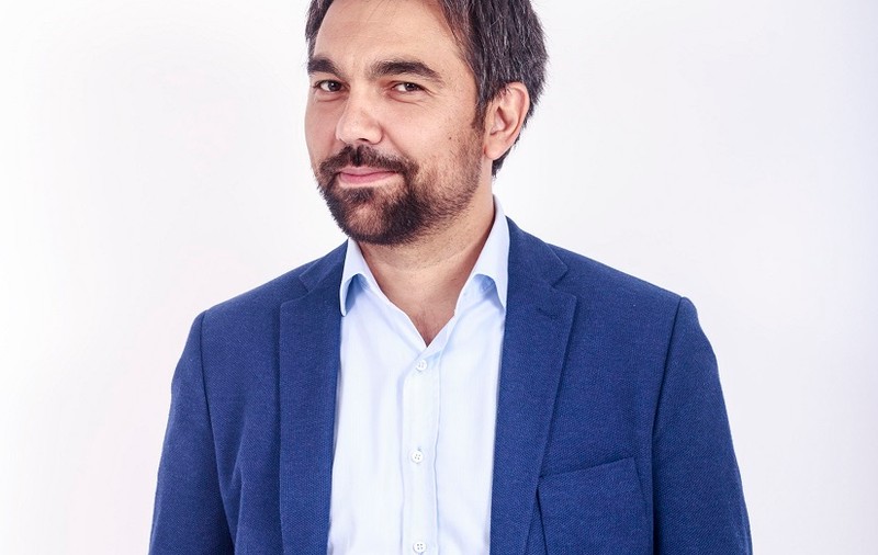 Andreas Petrescu a fost jurist la Casa de Pensii! A urmat Dreptul și Actoria în paralel, de gura mamei lui
