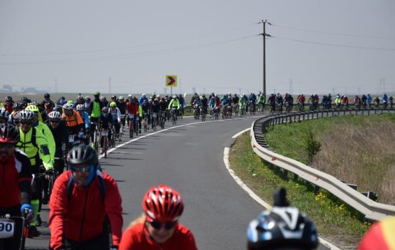 "Pedalăm pentru România". Pe bicicletă din Bucureşti, Timişoara şi Iaşi, până la Alba Iulia