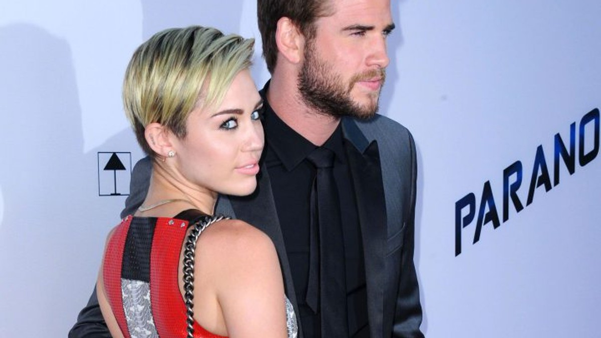 Miley Cyrus și Liam Hemsworth s-au căsătorit