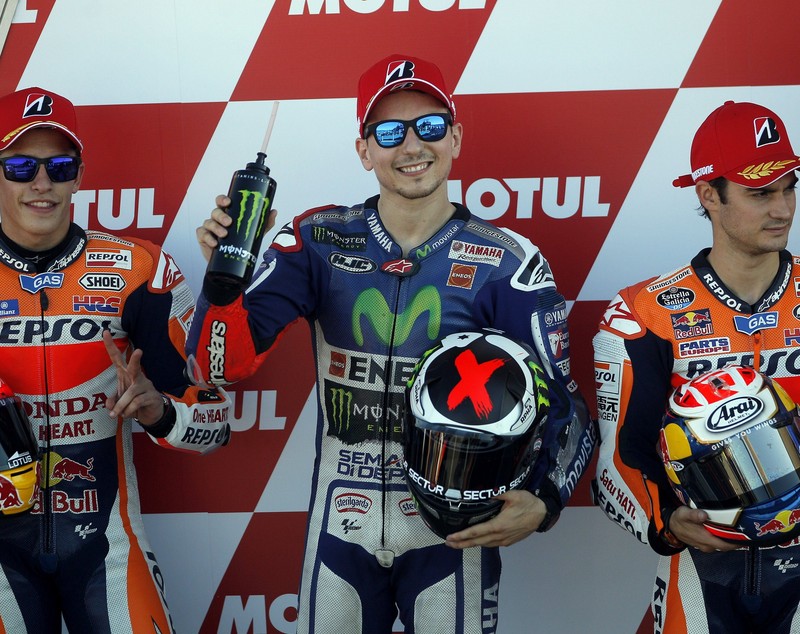 Spaniolul Jorge Lorenzo a învins în ultima etapă de la Valencia și și-a adjudecat titlul mondial la clasa regină. Plecat ultimul, al 26-lea, ”doctorul” Rossi a terminat pe 4, dar n-a fost suficient / FOTO&VIDEO