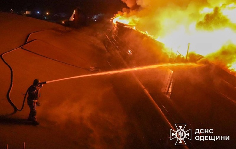 Atac rusesc cu drone kamikaze în Odesa, pe timpul nopții. Un spital a ars, opt oameni au fost răniți