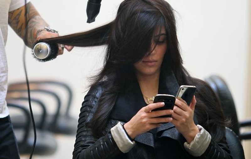 Kim Kardashian, nemachiată și cu părul vâlvoi | FOTO