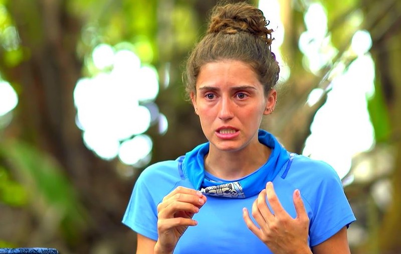 Ștefania de la „Survivor România” a izbucnit în lacrimi din cauza lui Cătălin Zmărăndescu. „Nu știu dacă el vrea să mă facă pe mine la psihic”