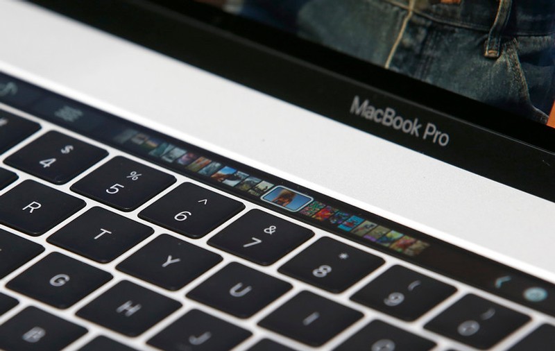 Apple va plăti despăgubiri de 50 de milioane de dolari clienților cărora li s-au defectat tastaturile „fluture” de pe MacBook