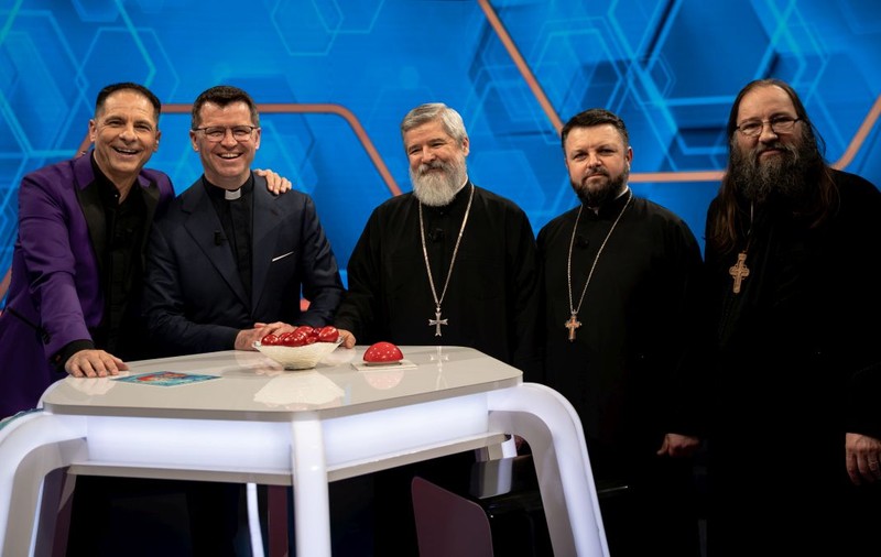 Program TV de Paște 2026 la Kanal D și Kanal D2. Vorbe de duh rostite de preoți în fața lui Dan Negru la „Jocul cuvintelor”