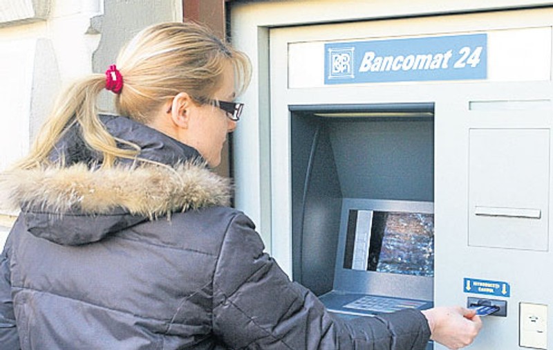 Valoarea comisioanelor de retragere, afișate la bancomat