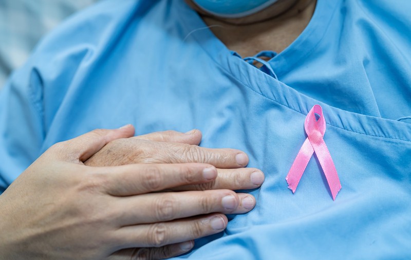 Zeci de mii de români sunt uciși de cancer în fiecare an, iar cei care supraviețuiesc sunt umiliți de statul român: „Vă rog să mă credeţi că plâng aproape zilnic”