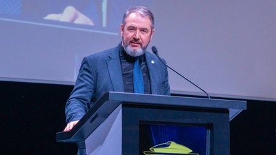 Sorin Costreie, consilier prezidențial pentru educație: „E aberant ca timpul petrecut de elevi la școală pentru a învăța și a face temele să fie mai mare decât timpul de lucru al părinților” 