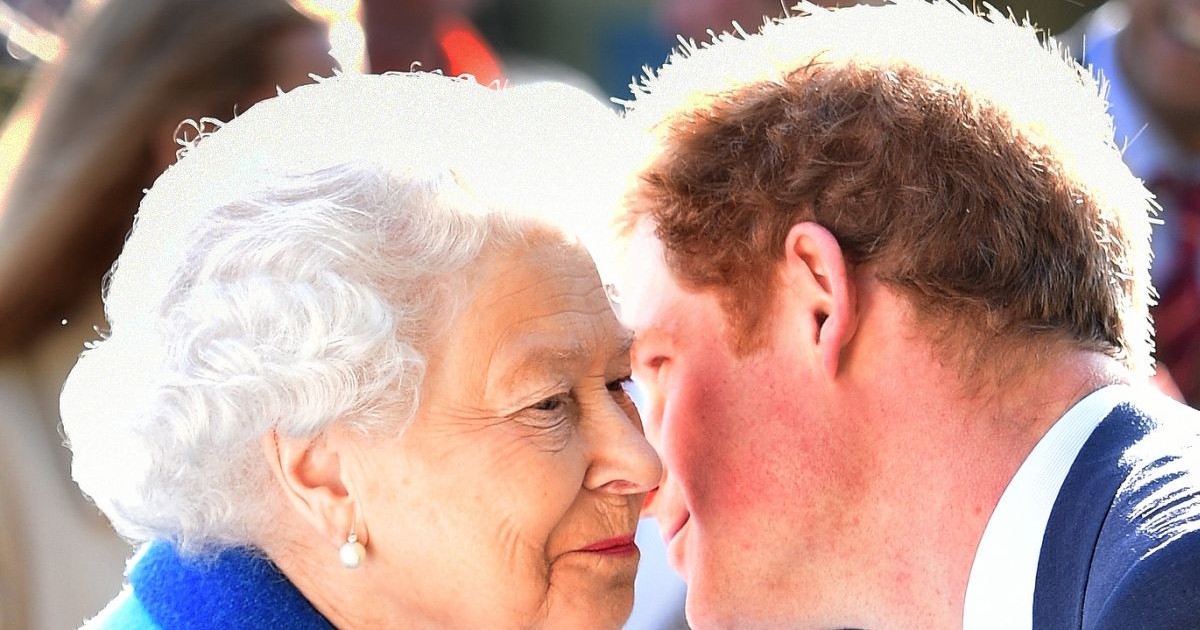 LONDON, ENGLAND - MAY 18: Queen Elizabeth II and Prince Harry attend at the annual Chelsea Flower show at Royal Hospital Chelsea on May 18, 2015 in London, England. (Photo by Julian Simmonds - WPA Pool / Getty Images)
