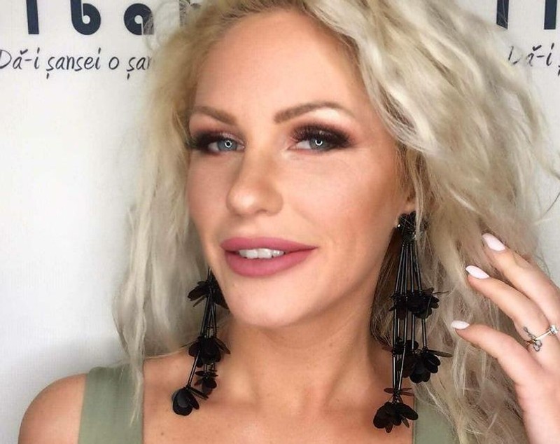 Hannelore de la Insula Iubirii, creatoare de rochii de mireasă. Ce alte afaceri mai are blonda | FOTO