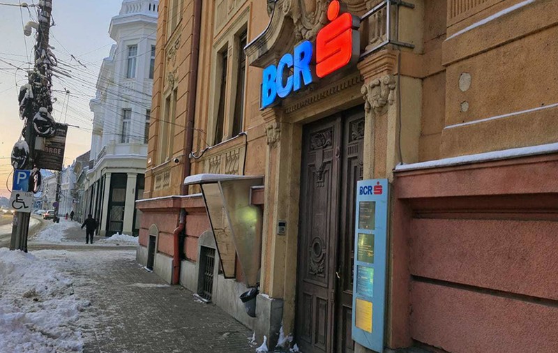 Închisoare cu suspendare pentru o escrocherie în stil mare. O fostă directoare BCR rămâne cu aproape un milion de euro după o înșelăciune de proporții