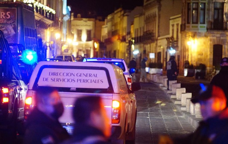 Zece cadavre, abandonate într-o mașină lăsată în fața biroului unui guvernator din Mexic