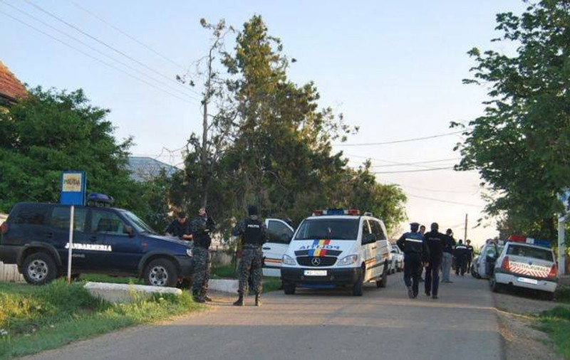 Bătaie cu săbii și topoare în Murgeni, Vaslui. Două clanuri de rromi s-au războit în stradă