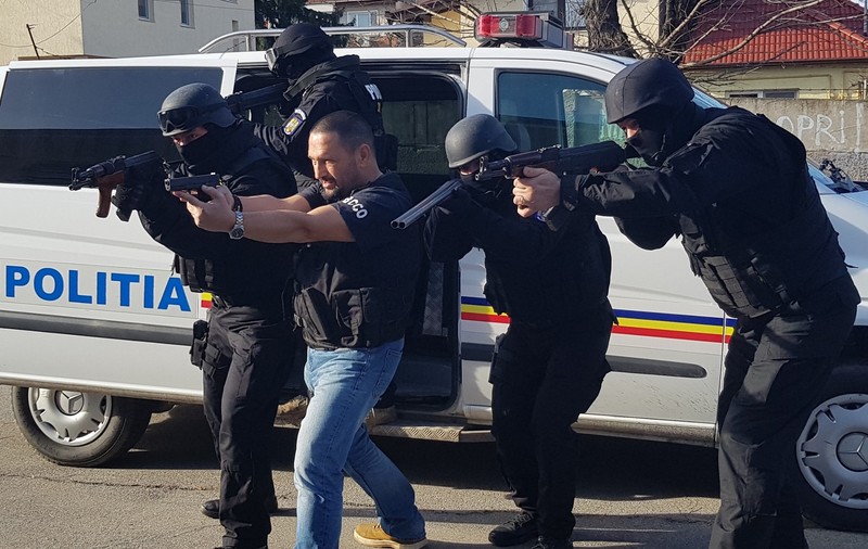 Fiul lui Traian Berbeceanu a lansat o piesă despre felul în care a trăit arestarea tatălui său. Reacția fostului comisar