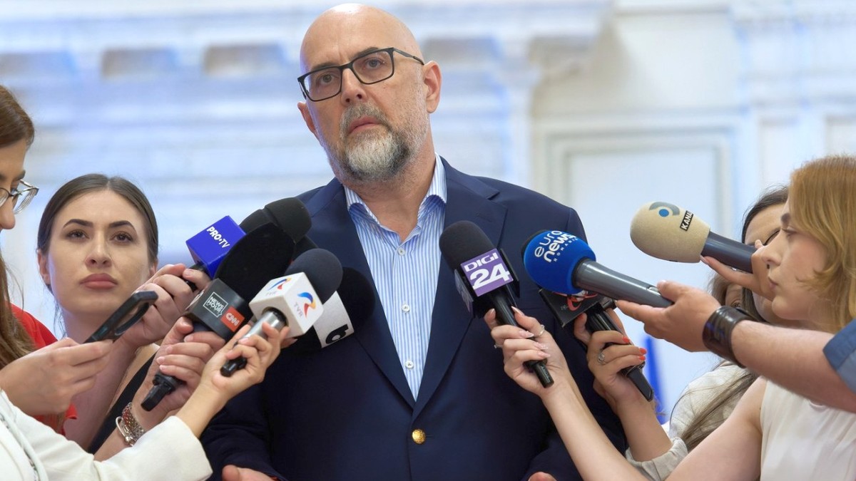 Kelemen Hunor îi reproşează lui Siegfried Mureşan, premierul propus de PNL-USR-UDMR, că „a dispărut din spaţiul public”: „Am discutat și cu Bolojan”