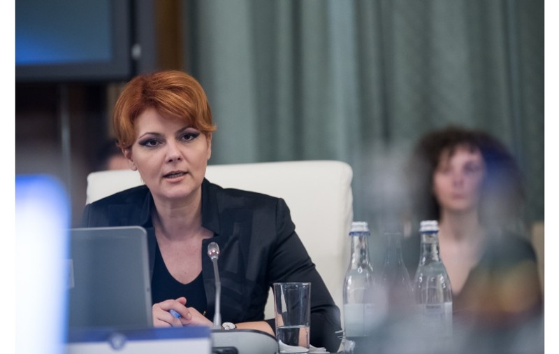 #SalariileRomanilor. Guvernul a decis că angajatorii pot înregistra trecerea contribuțiilor la salariat în sistemul REVISAL până la 31 martie 2018