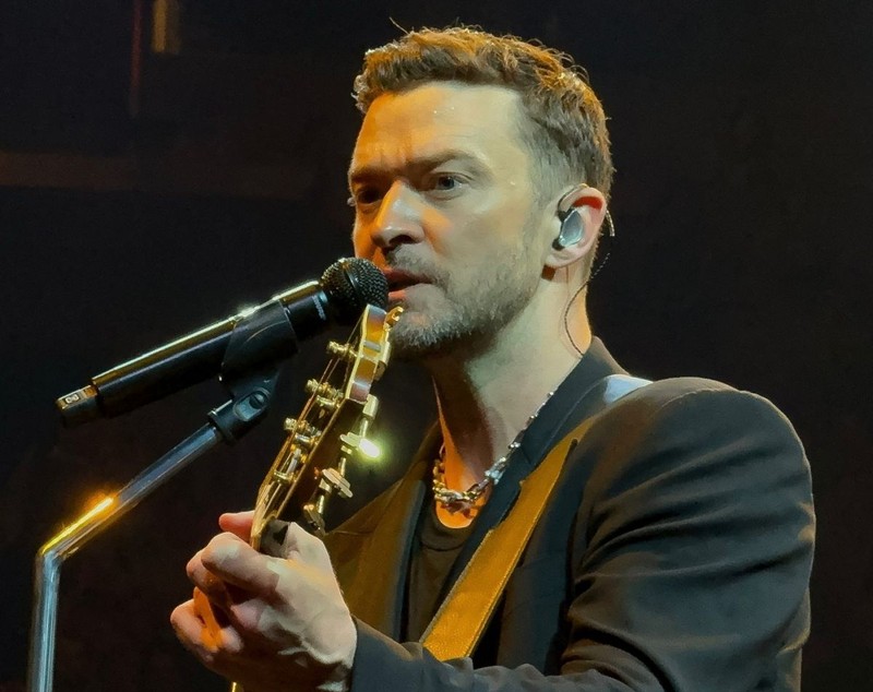 Electric Castle și Justin Timberlake au scumpit zborurile spre Cluj-Napoca și au umplut trenurile. Cât costă un bilet de avion