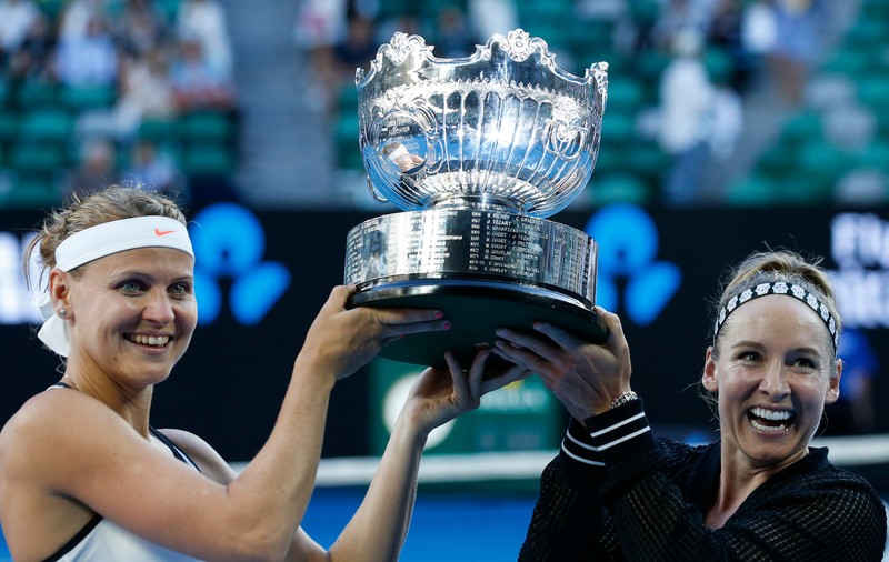Safarova și Mattek-Sands au cucerit trofeul la dublu feminin, la Australian Open