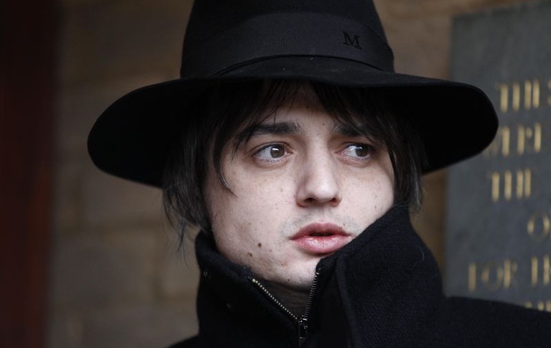 Pete Doherty a fost arestat pentru moartea regizoarei Robin Whitehead 