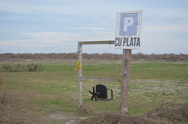 Nu e nimeni să încaseze cei 10 lei. Fotografii Răzvan Luțac / Libertatea