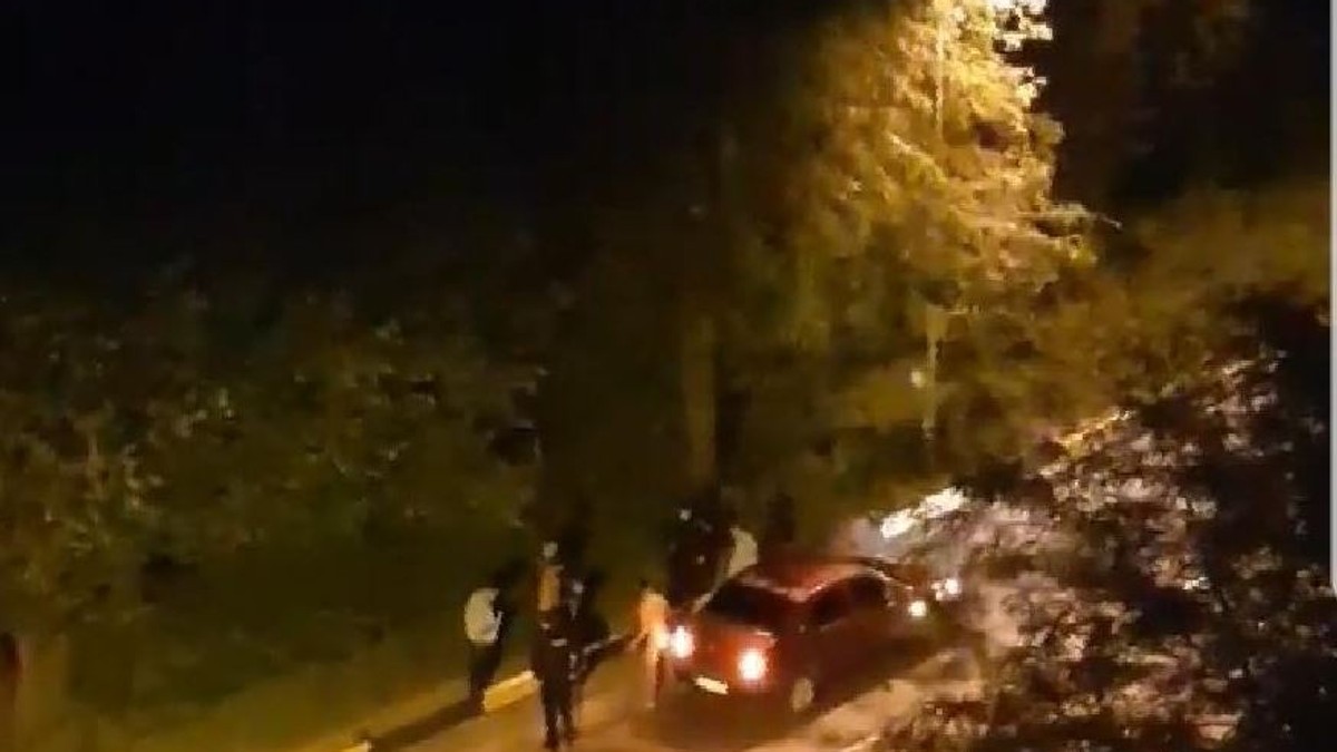 Un bărbat s-a dezbrăcat în fața polițiștilor din Ploiești după un scandal